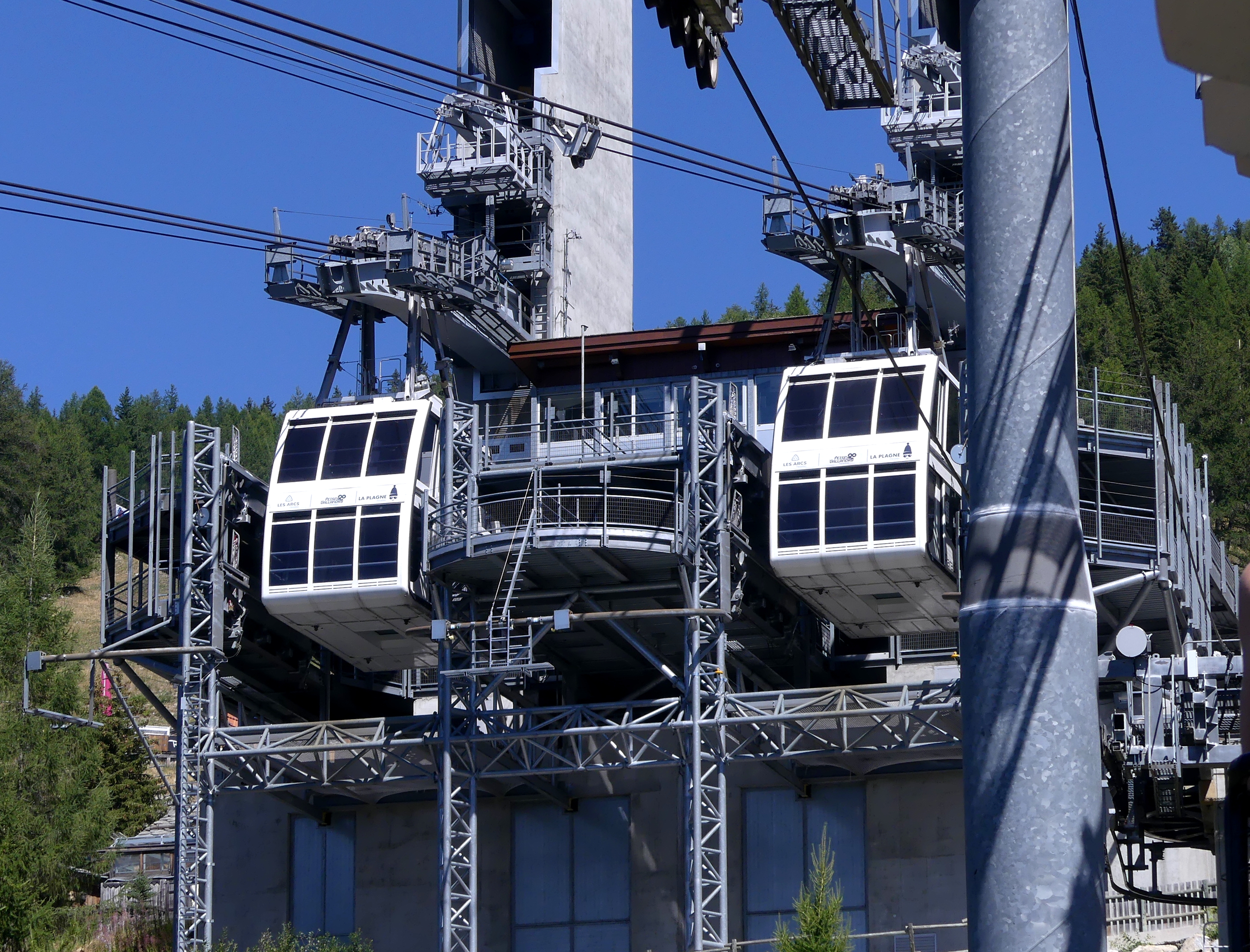 Funivia Vanoise Express sopra la valle del Ponturin, Savoie